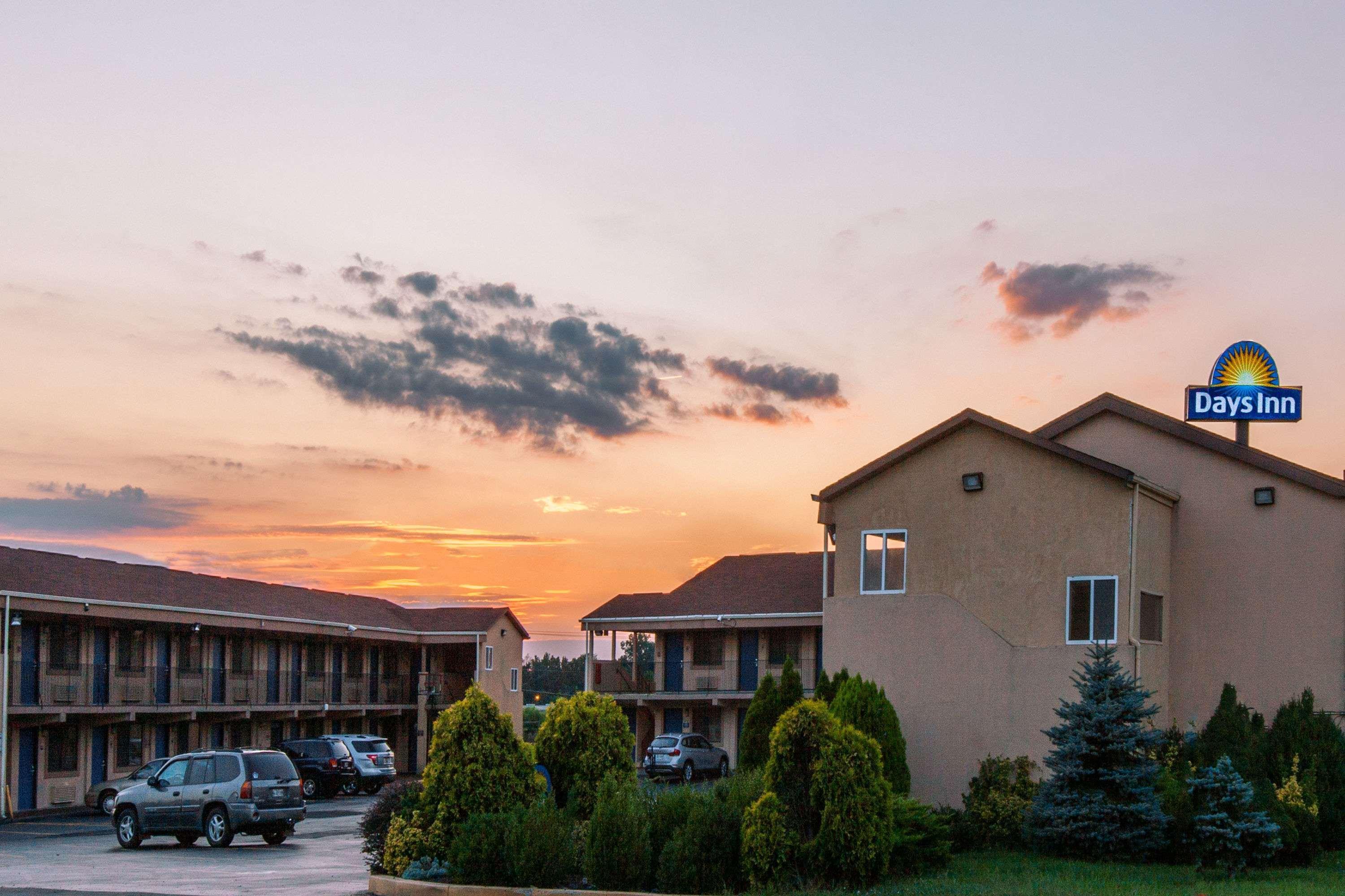 Red Carpet Inn Elkton Exterior photo